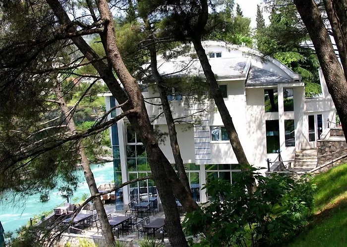 Hotel Ambasador